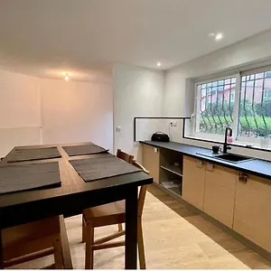 https://le-triplex-charmant-appartement-2-chambres.hotels-rhonealpes.com